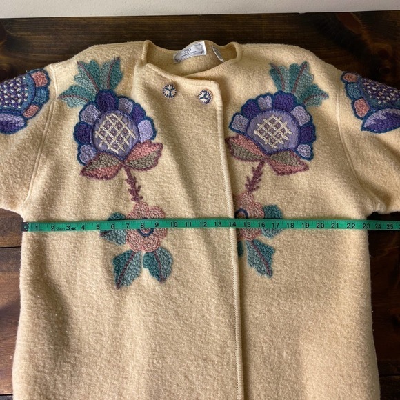 Vintage S.S.G. Catharine Lover Wool Cream Floral Embroidered Cardigan SZ Medium - Picture 10 of 10